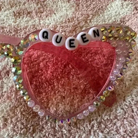 Birthday Queen glasses with black case - Picture 5 of 6